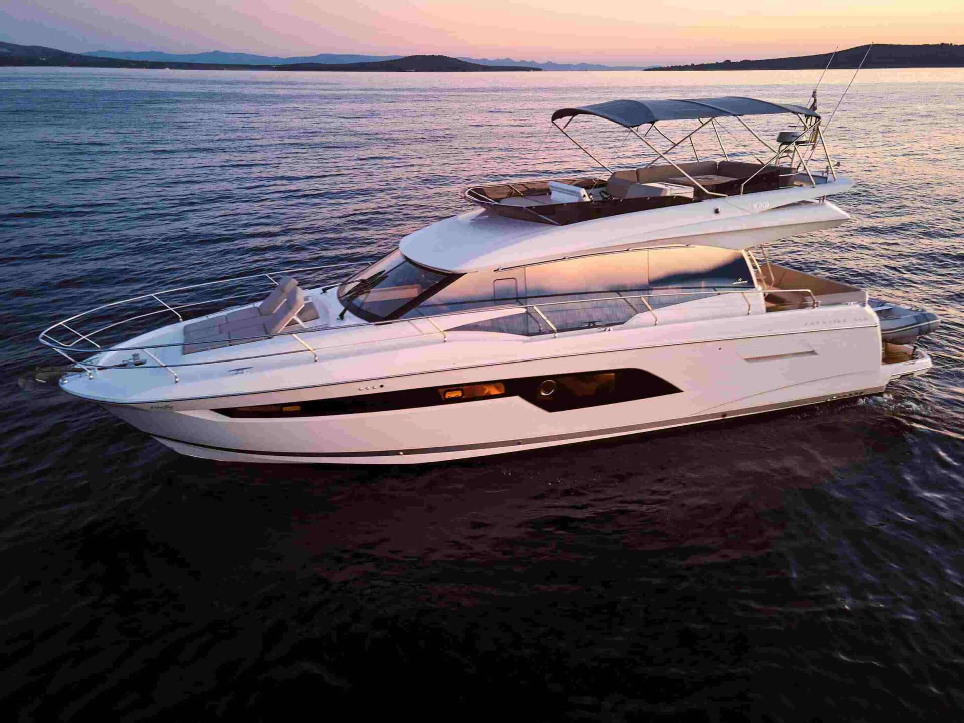 Prestige-520-Firefly-Motor-Yacht-for-Rent-in-Croatia-11-scaled